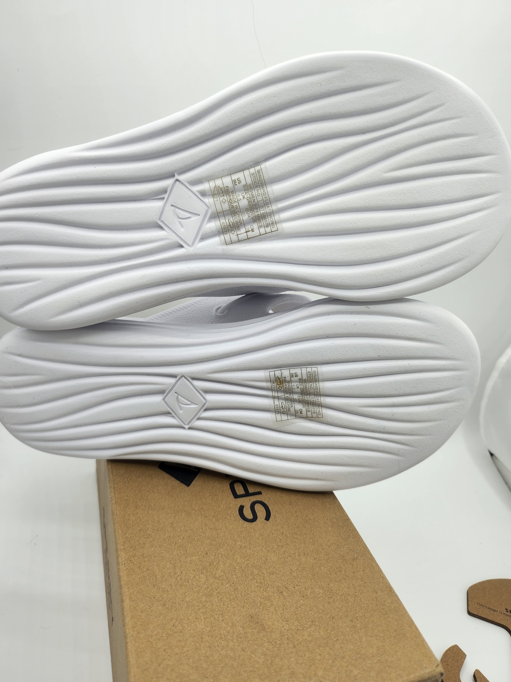 Sperry White Foam Flip Flop Sandals Size: 9W NIB - Picture 5 of 6
